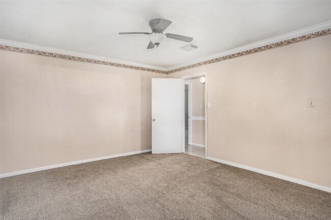 Building Photo - 16900 Wellborne Rd