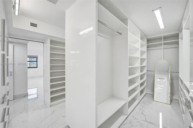 Building Photo - 1201 S Ocean Dr