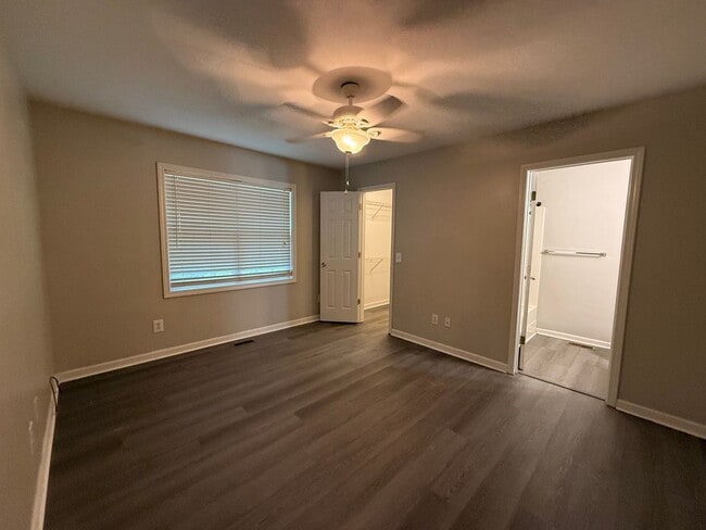 Building Photo - Spacious 3 Bedroom, 2 Bath Home with Garag...