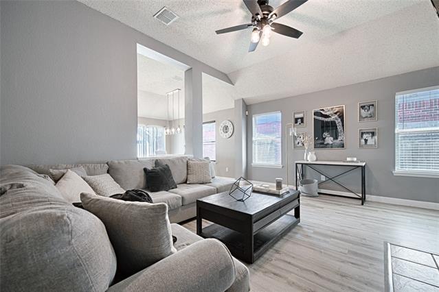 Building Photo - 903 Gillon Dr