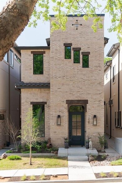 Building Photo - 324 SW 13th St