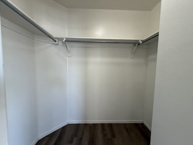 Building Photo - "Spacious 3-Bedroom Gem with 2.5 Baths in ...