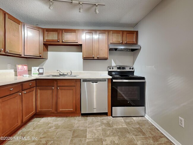 Building Photo - 11749 Kingfisher Ln E