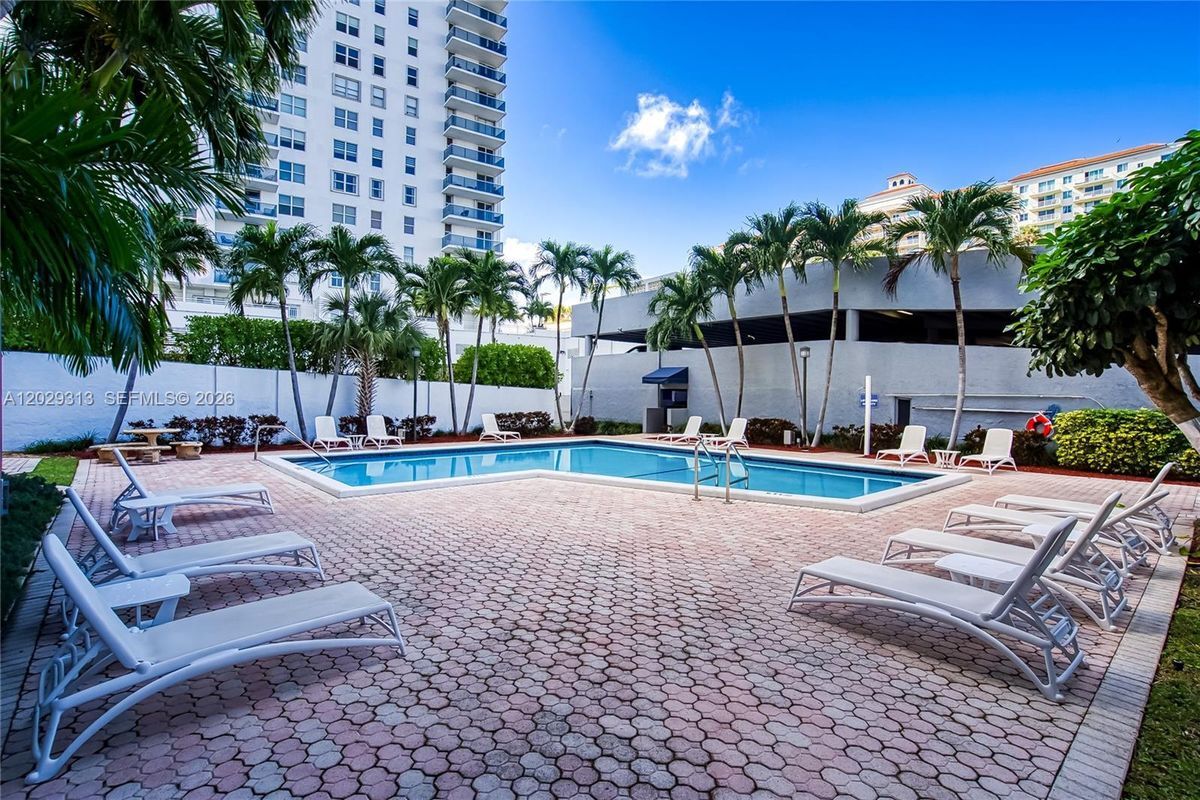 Building Photo - 3031 N Ocean Blvd