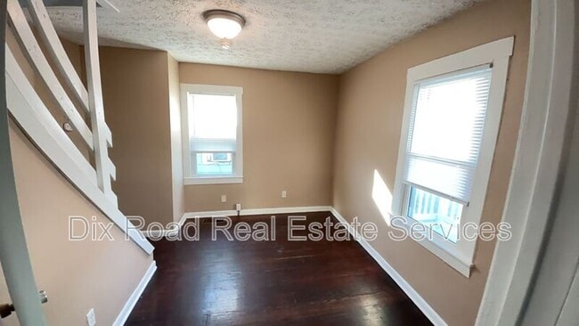 Building Photo - 1219 Azel Ave