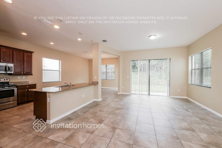 Building Photo - 3562 93rd Ave