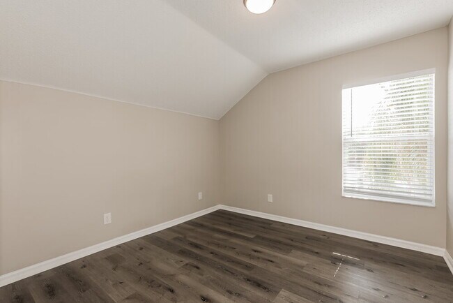 Building Photo - 6032 Pointe Pleasant Blvd