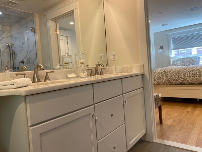 Building Photo - 1 Common St