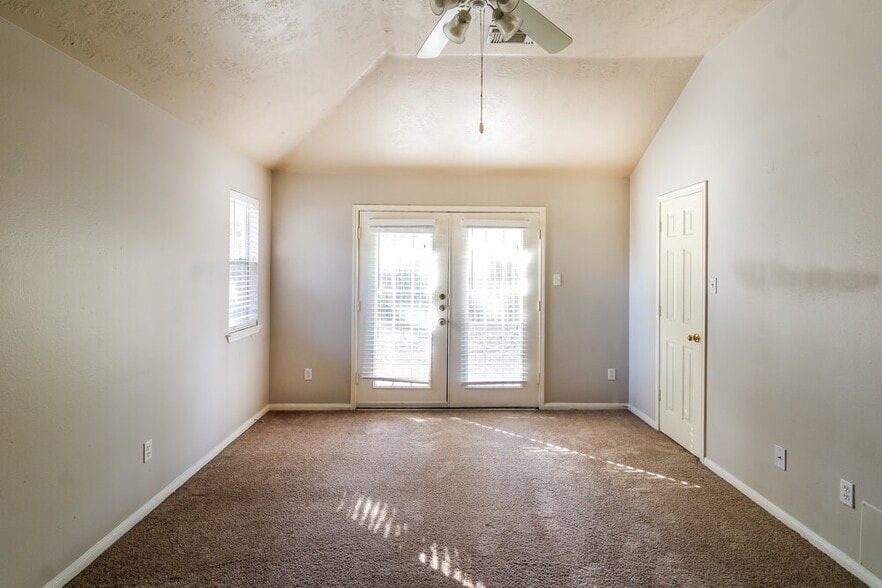 Building Photo - 12315 Claresholm Dr