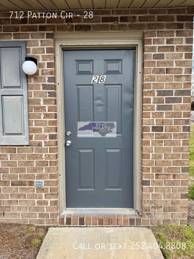 Building Photo - 712 Patton Cir