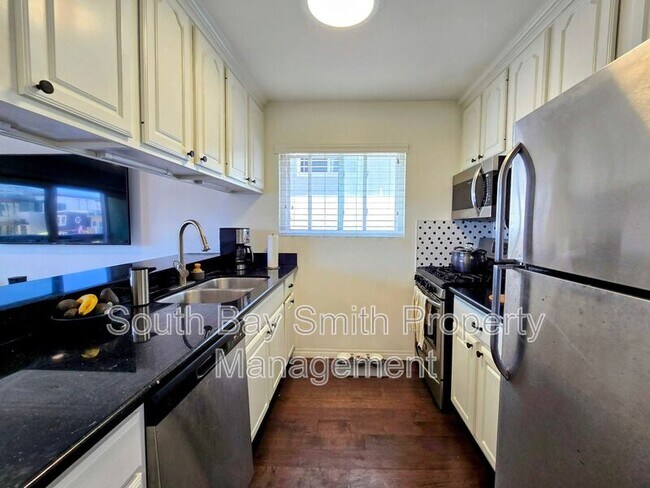 Building Photo - 320 Hermosa Ave