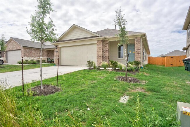 Building Photo - 121 Roanwood Dr