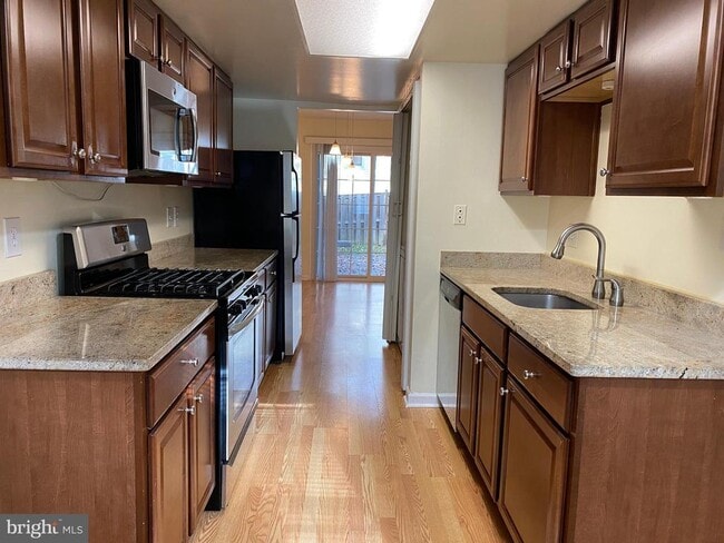 Building Photo - 6322 Draco St