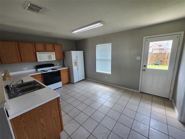 Building Photo - 5525 Parkview Hills Ln