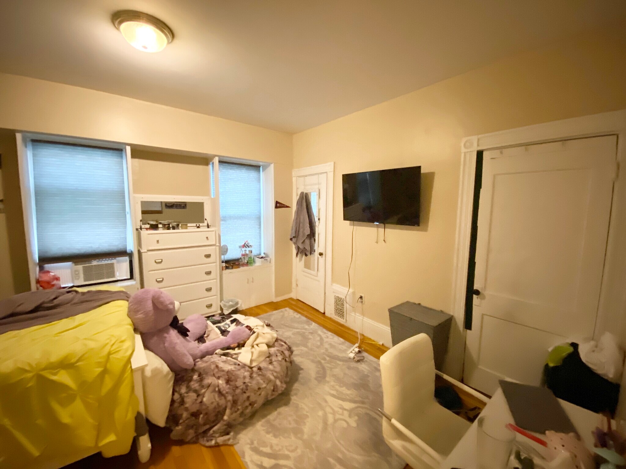 Building Photo - 10 Sachem St