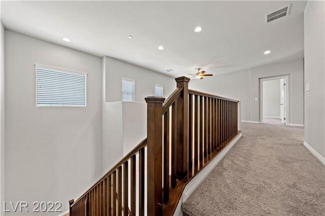 Building Photo - 4 bed+loft Green Valley Home w/City Views