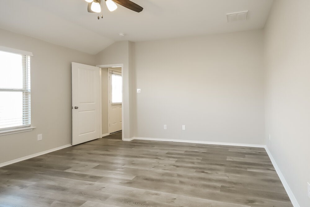 Building Photo - 8102 Rose Petals Ln