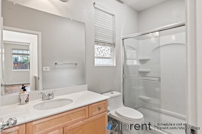 Building Photo - 5 br, 3 bath House - 334 Pacifica Drive, B...