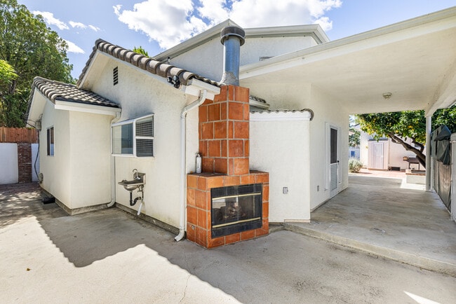 Building Photo - 5508 Wilbur Ave