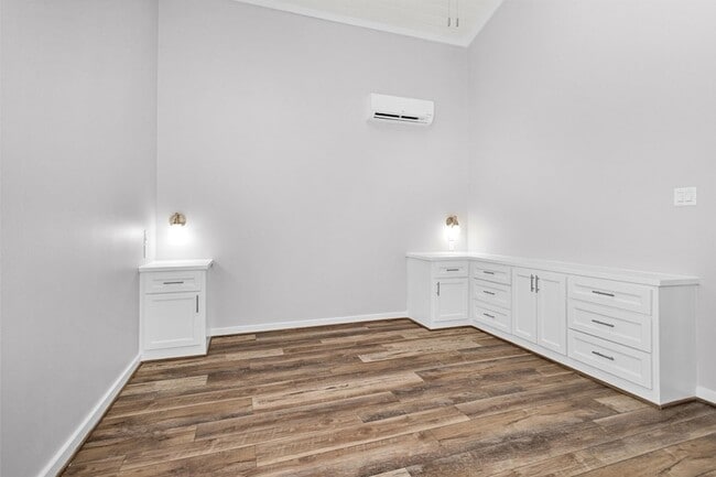 Building Photo - 12922 Longstreet Rd