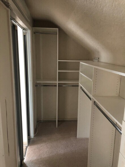 Building Photo - 311 Racebrook Rd