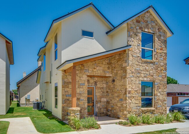 Building Photo - 1702 Gruene Vineyard Crossing