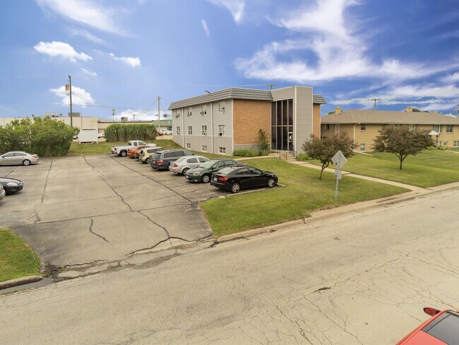 Building Photo - 2441 Holmes St