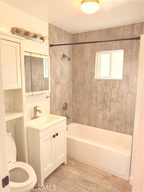 Building Photo - 1253 Del Rey Ave