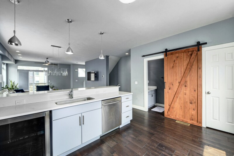 Building Photo - 721 University Ct