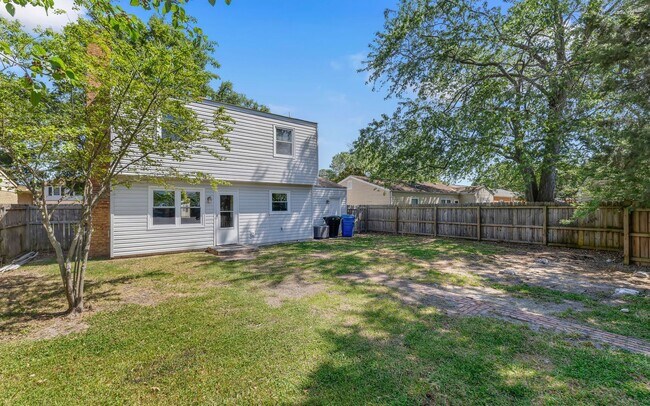 Building Photo - 4957 Aquarius Ct