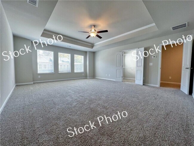 Building Photo - 5686 Rockfern Dr