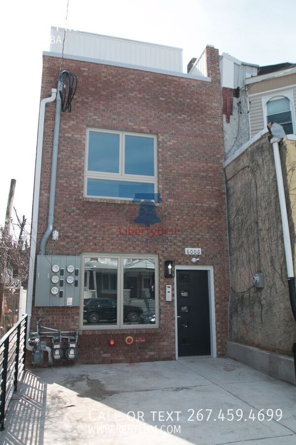 Building Photo - 6006 Pine St