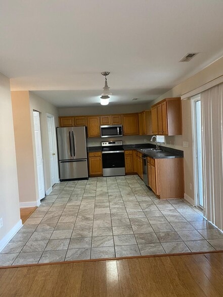 kitchen - 765 Dragonfly Dr