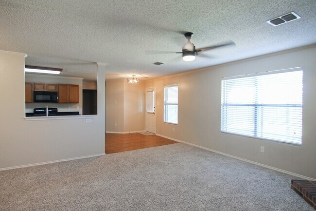 Building Photo - 1460 Stewart Dr