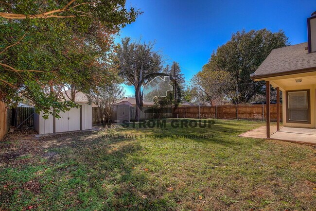 Building Photo - 420 Revolution Ln