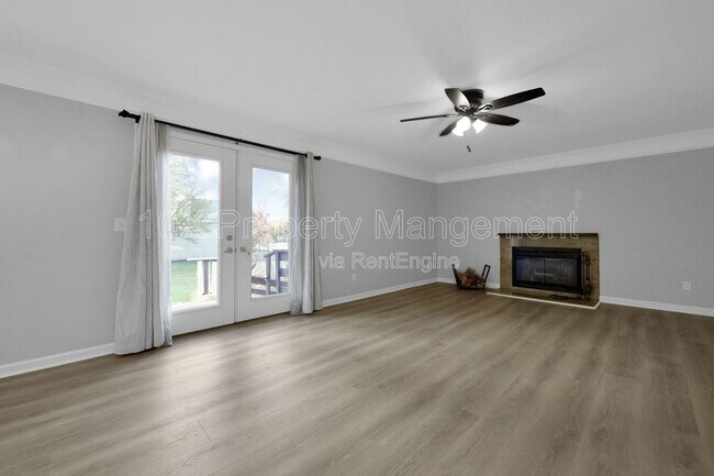 Building Photo - 96 Chenango Dr