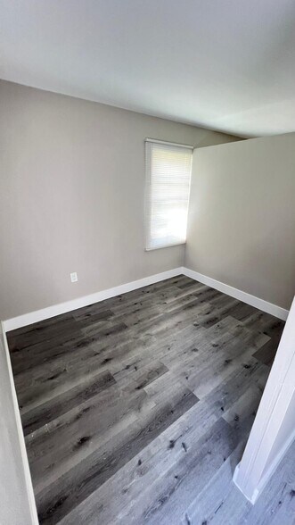 Building Photo - 7821 Byron Ave