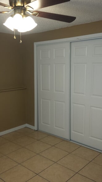 Building Photo - 4311 Dewey Dr