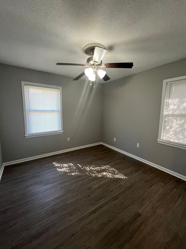 Building Photo - Great 3 bedroom brick ranch in Ladson!