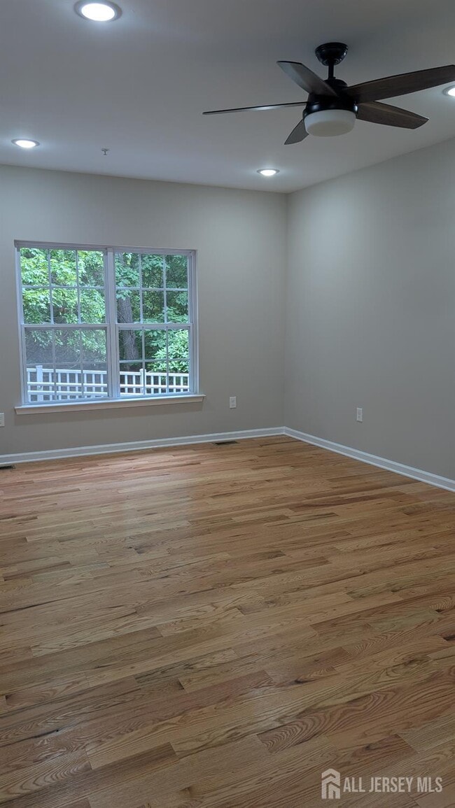 Building Photo - 120 Forest Dr