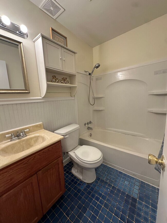 Building Photo - 5854 Michelle Dr