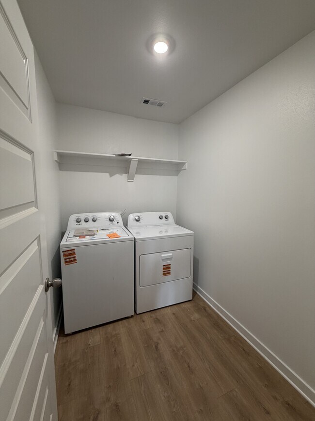 Building Photo - 376 Texas Ave