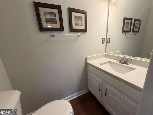 Building Photo - 2045 Fairways Ct