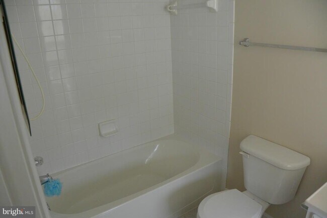 Building Photo - 5302 Chieftain Cir