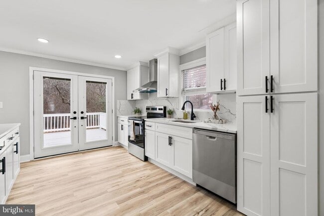 Building Photo - 10530 Scaggsville Rd