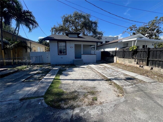 Building Photo - 1800 SW 3rd St