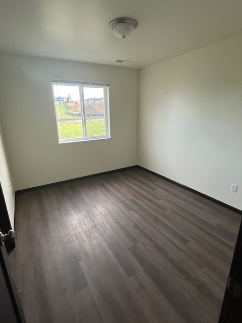 Main floor bedroom - 307 Post Oak Dr