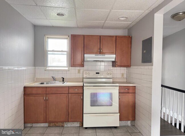 Building Photo - 1718 N Lambert St