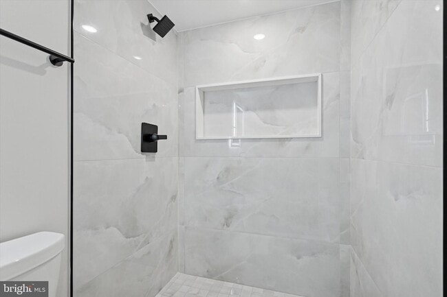 Building Photo - 2120 Bellmore St