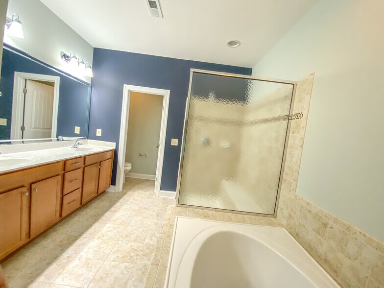 Building Photo - 4133 Strendal Dr
